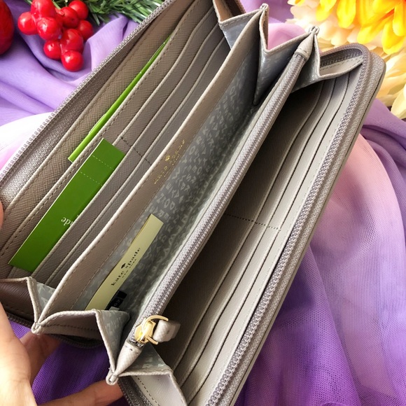 ๐NWT Kate Spade Greta Court Neda Glitter Wallet - Picture 7 of 8